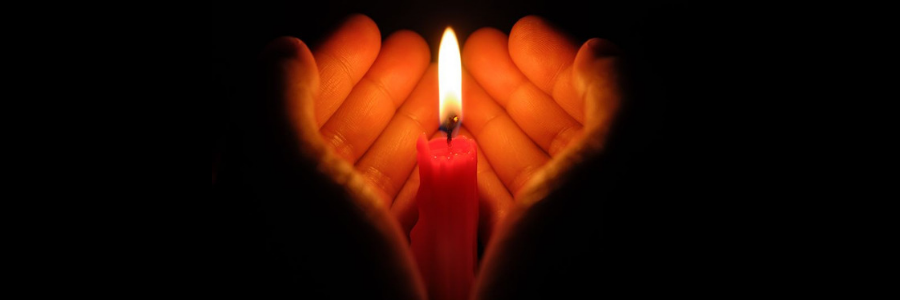 Sacred Flames banner Auteursrecht: <a href="https://nl.123rf.com/profile_freerlaw">freerlaw / 123RF Stockfoto</a>