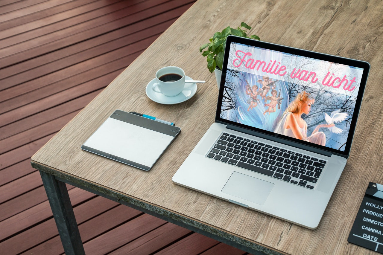 smartmockups_kpi7cvev